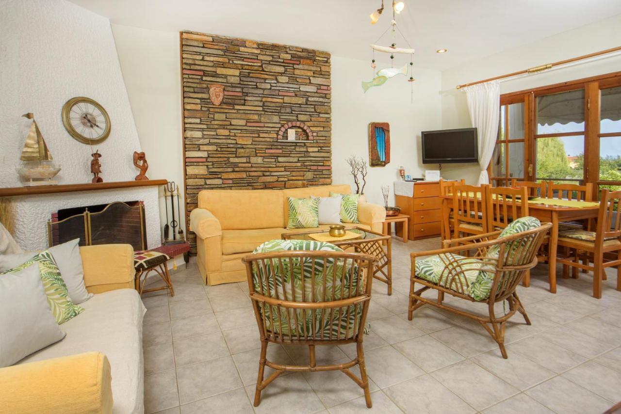 Villa Palmera 伊里斯斯 外观 照片